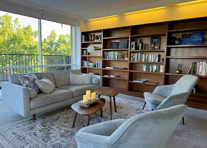Treetops In Toorak 2Br Midcentury Entire Apartment