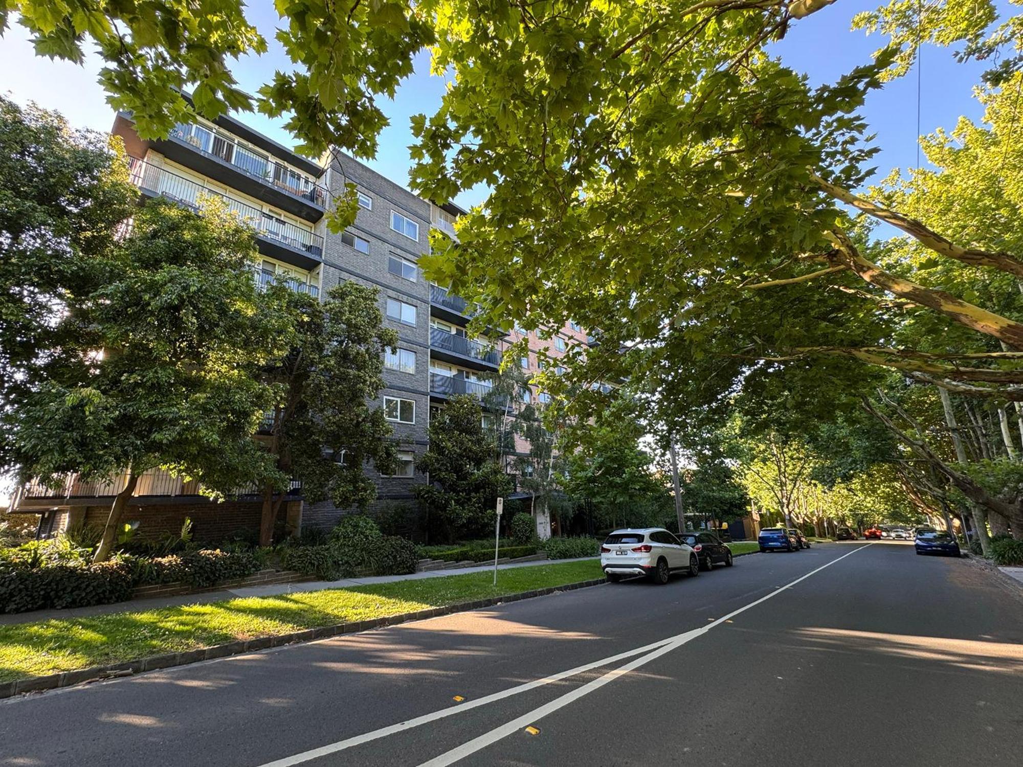 Apartment Treetops In Toorak 2br Midcentury Entire